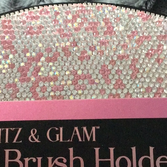🎁 Idea Glam Brush Pencil Case in Pink and White Crystals NWT - Picture 2 of 3